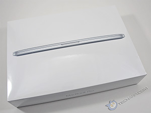 Unboxing the Apple MacBook Pro (Early 2015)